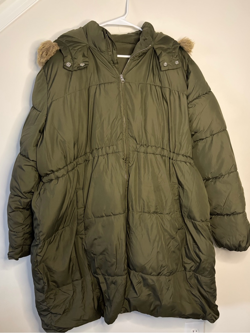 Old Navy Women’s Maternity XXL Olive Green Puffer Coat